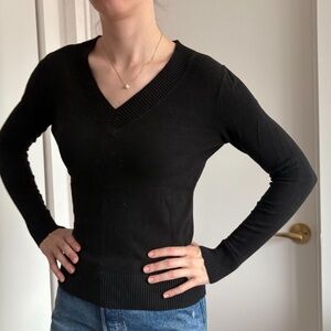 Banana Republic Black V-Neck Sweater Knit Essential